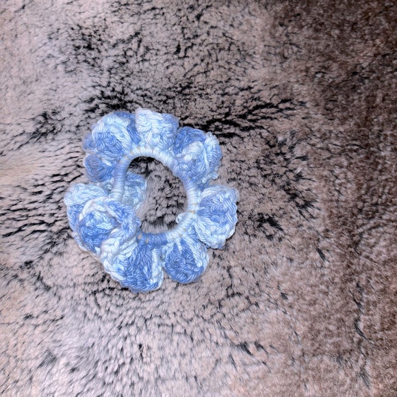 Scunchie bundle 🤍🐚☁️ - Picture 3 of 3